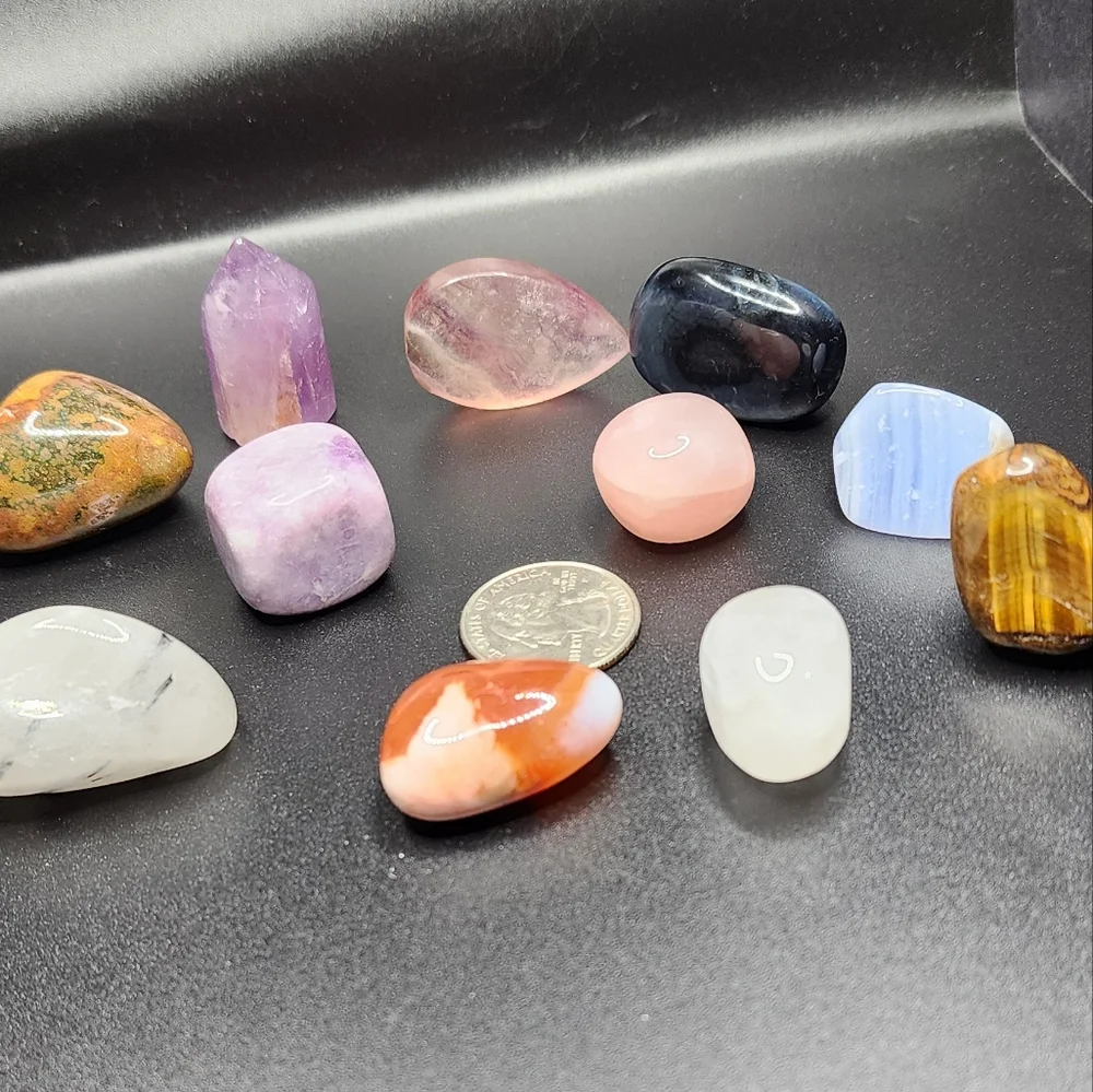Lot of  Natural Tumbled   Crystals - Picture 3 of 12